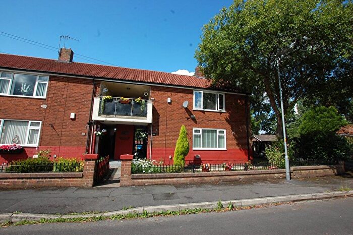2 Bedroom Apartment To Rent In Rosary Road, Oldham, Greater Manchester, OL8