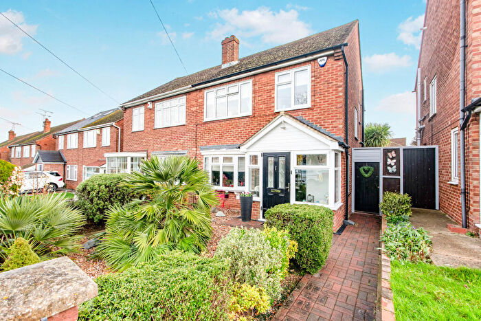 3 Bedroom Semi Detached House For Sale In Miller Road, Gravesend, DA12