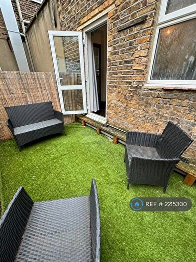 1 Bedroom Flat To Rent In Camden High Street, London, NW1