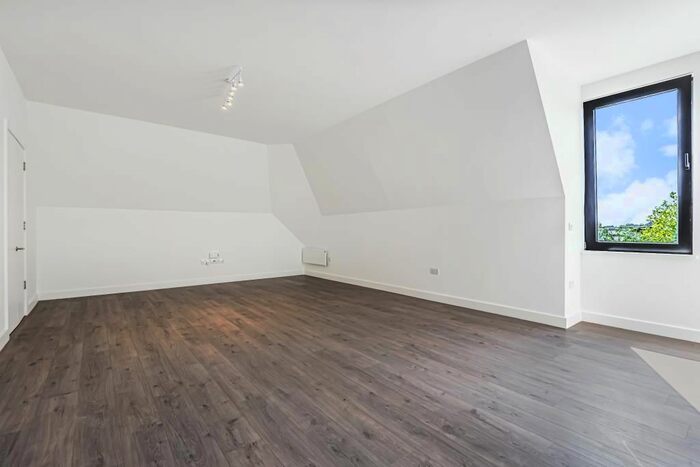 1 Bedroom Flat To Rent In Bracknell, Berkshire RG12