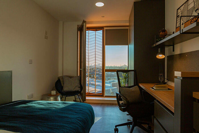 1 Bedroom House To Rent In Perth Road, London, IG2