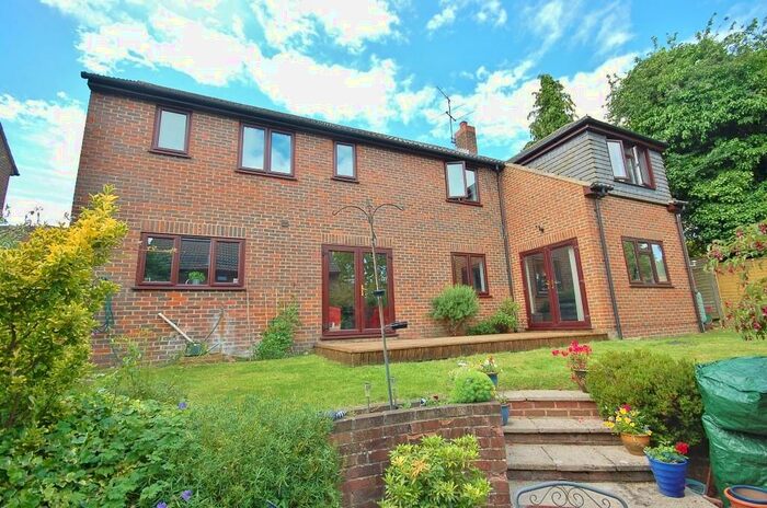 5 Bedroom Detached House To Rent In Badger Farm, SO22