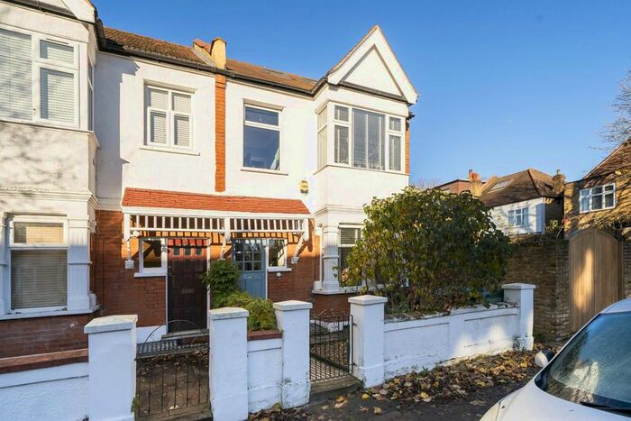 5 Bedroom Property To Rent In Camborne Avenue, London, W13