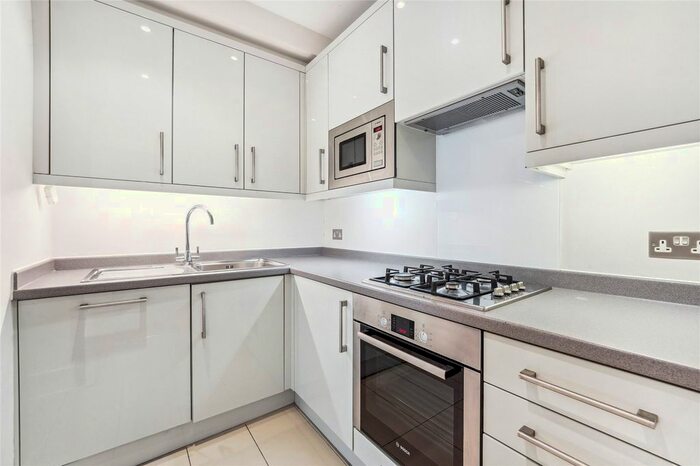 1 Bedroom Flat To Rent In Inworth Street, Battersea, London, SW11
