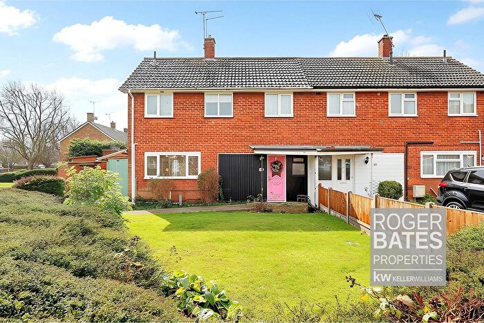 3 Bedroom Semi Detached House For Sale In Whitmore Way, Basildon, SS14