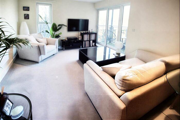 2 Bedroom Apartment For Sale In Palatine Road, Northenden, Manchester, M22