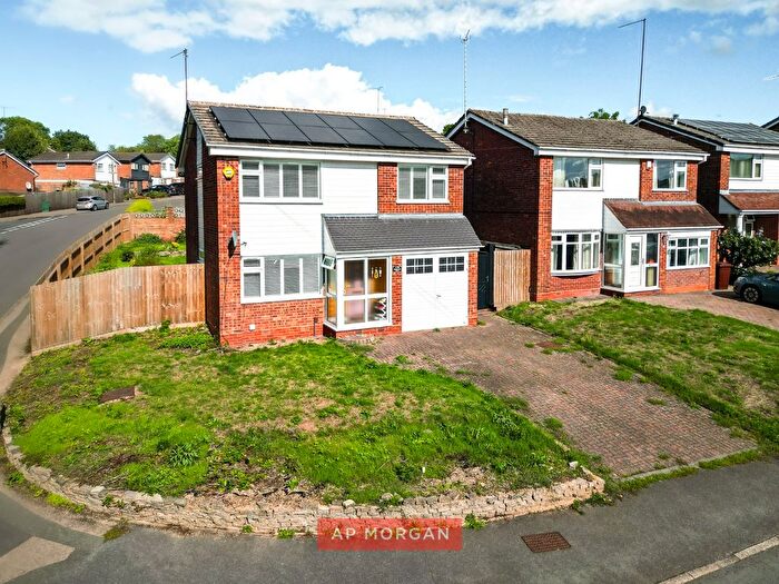 3 Bedroom Detached House For Sale In Walkwood Road, Walkwood, Redditch, Worcestershire, B97