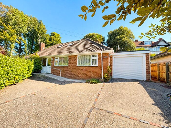 2 Bedroom Detached Bungalow For Sale In Cannongate Avenue, Hythe, CT21