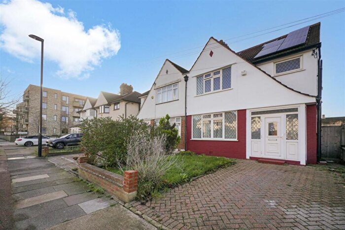 4 Bedroom Semi Detached House For Sale In Blacklands Road, London, SE6