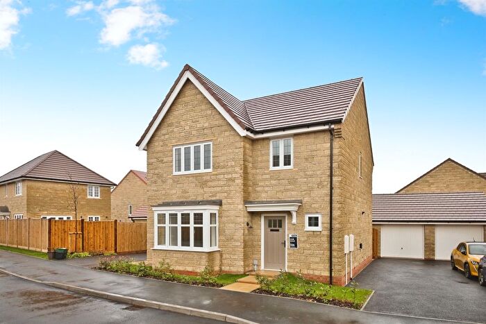 3 Bedroom Detached House For Sale In Maple Drive, Somerton, TA11