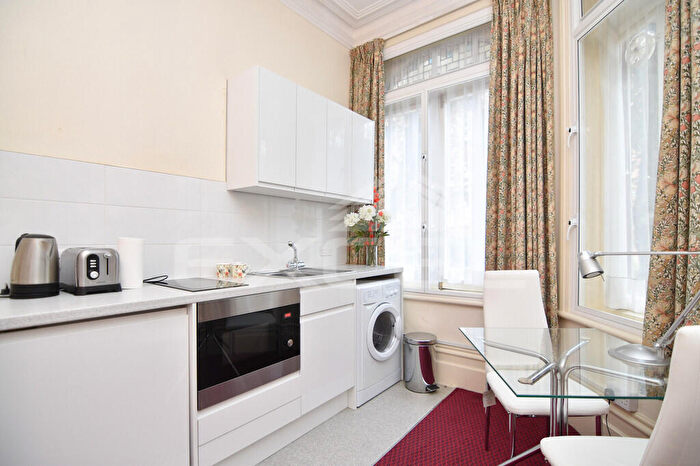 Studio To Rent In Strathray Gardens, Belsize Park, NW3