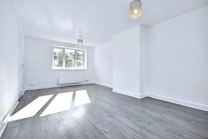 3 Bedroom Terraced House For Sale In Branchton Road, Inverclyde, Greenock, PA16