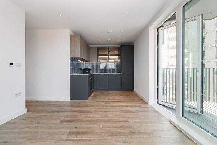 1 Bedroom Flat To Rent In Viola House, Southall, UB1