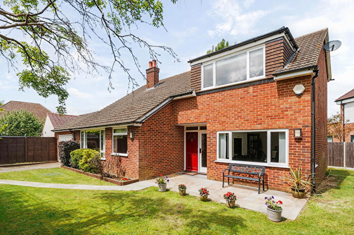 4 Bedroom Detached House For Sale In Sandridgebury Lane, St. Albans, AL3