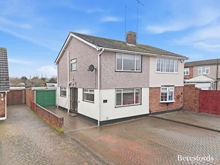 2 Bedroom Semi-Detached House For Sale In Reeds Way, Wickford, SS12