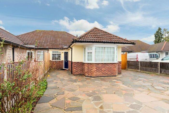 3 Bedroom Semi-Detached Bungalow To Rent In Cromwell Close, Walton-On-Thames, KT12