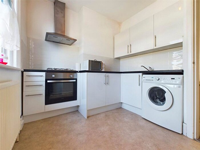 Terraced House To Rent In Shanklin Road, Brighton, BN2