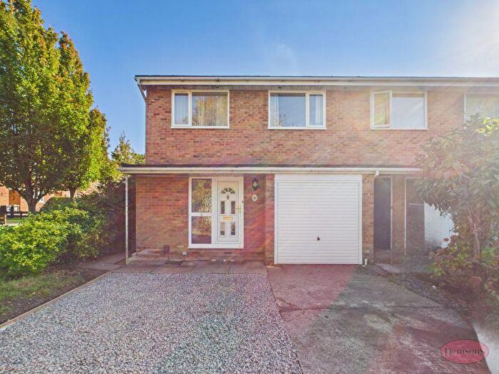 3 Bedroom End Of Terrace House For Sale In Crabtree Close, Burton, Christchurch, BH23