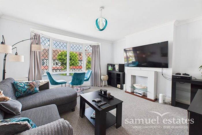 2 Bedroom Flat To Rent In Galpins Road, Thornton Heath, CR7