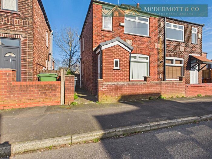 2 Bedroom Semi Detached House For Sale In Dunkerley Avenue, Failsworth, M35