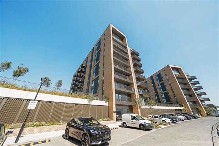 2 Bedroom Penthouse To Rent In Flagstaff Road, Reading, RG2