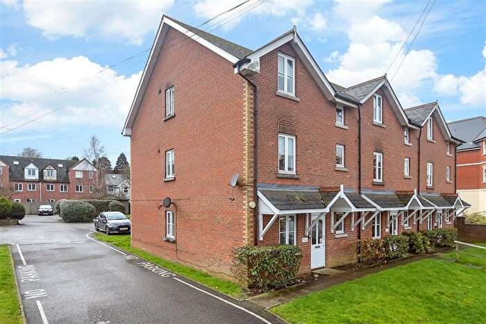 2 Bedroom Flat For Sale In Framfield Road, Uckfield, East Sussex, TN22