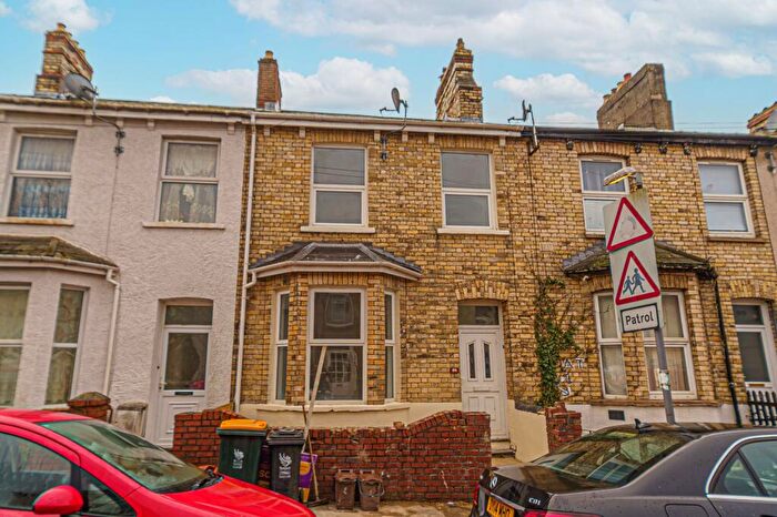 4 Bedroom Terraced House For Sale In Fairoak Avenue, Newport, NP19