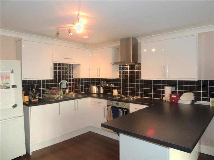 1 Bedroom Flat To Rent In Spring Apartments, Addiscombe Grove, Croydon, CR0