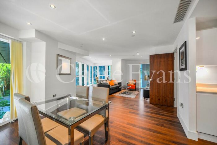 3 Bedroom Apartment To Rent In Talisman Tower, Lincoln Plaza, Canary Wharf, E14