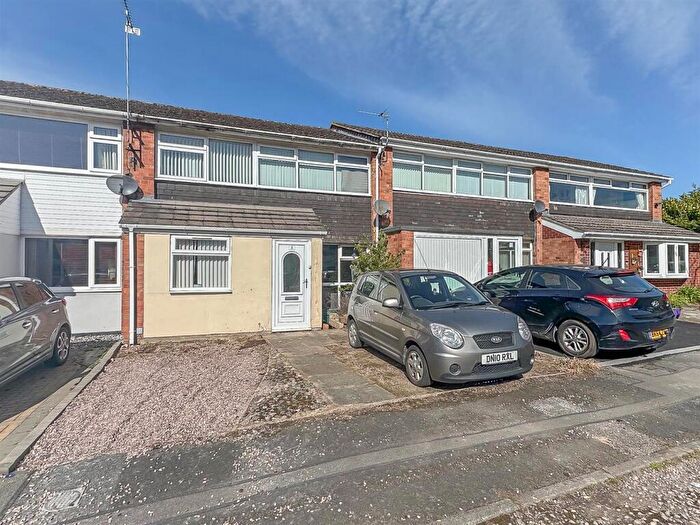 4 Bedroom Terraced House To Rent In Meadow Close, Neston, Cheshire, CH64