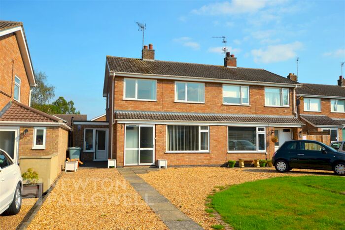 3 Bedroom Semi-Detached House To Rent In Lindsey Road, Uffington, Stamford, PE9