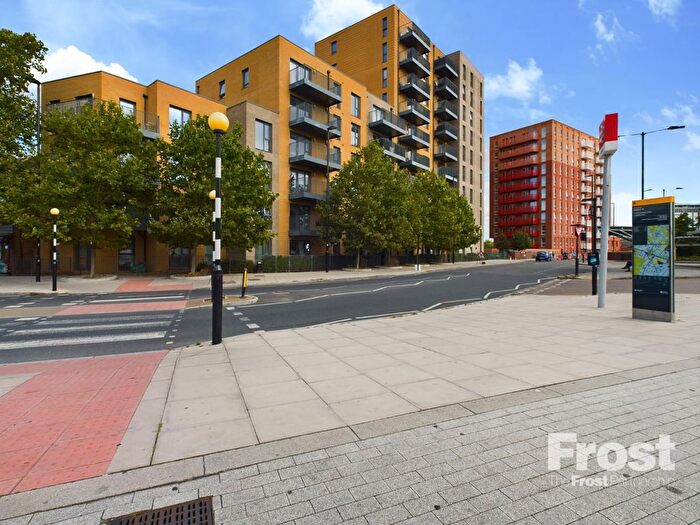 2 Bedroom Flat To Rent In New Road, Feltham, TW14