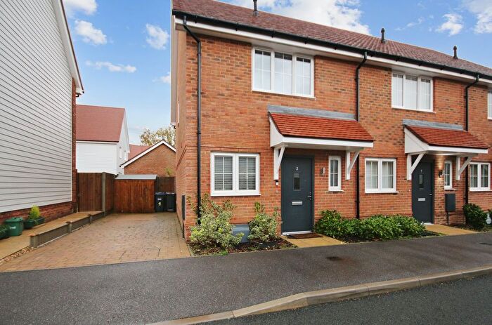 2 Bedroom Flat For Sale In Mortain Road, Felbridge, East Grinstead, RH19