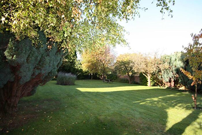 2 Bedroom Apartment To Rent In Warren Road, Guildford, GU1