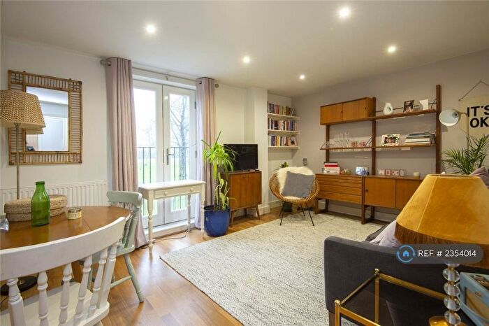 1 Bedroom Flat To Rent In Cadogan Terrace, London, E9