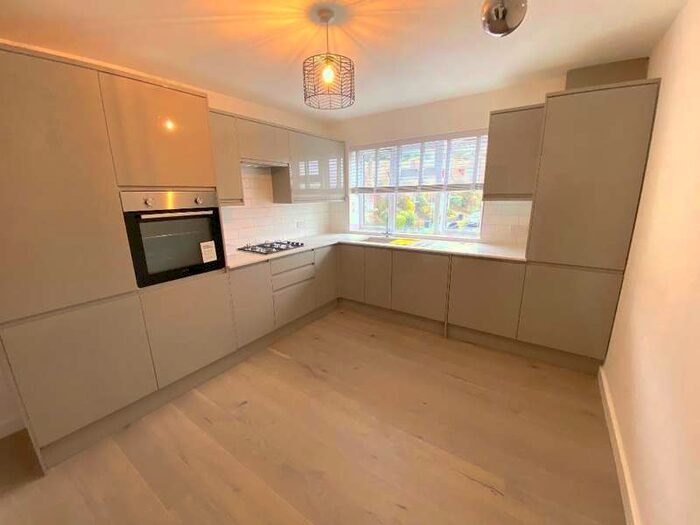 2 Bedroom Apartment To Rent In Loyal Parade, Mill Rise, Brighton, East Sussex, BN1