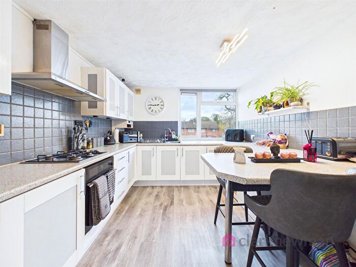 2 Bedroom Flat For Sale In Adingtons, Halling Hill, Harlow, CM20