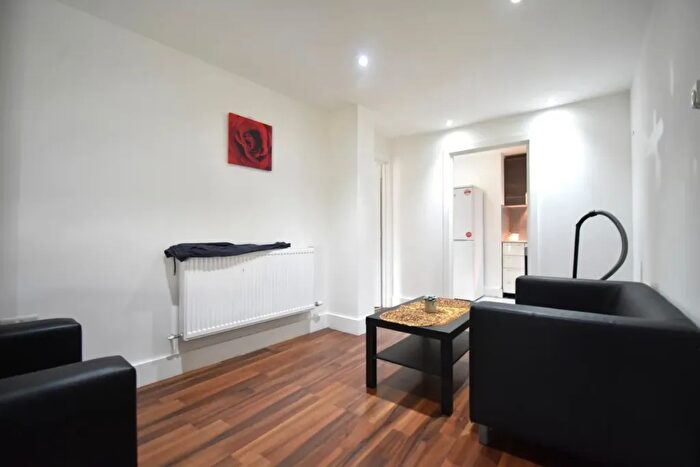 2 Bedroom Flat To Rent In Forty Avenue, Wembley, HA9