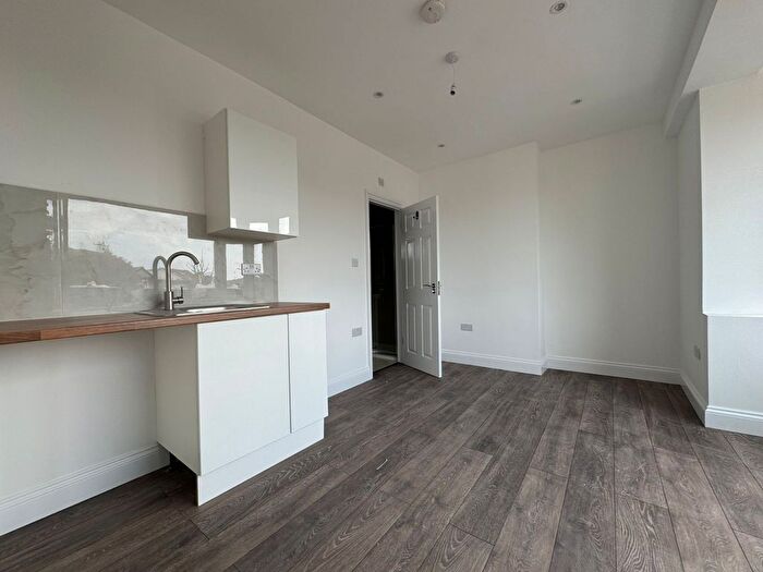 Studio To Rent In Kingsway, Wembley, HA9