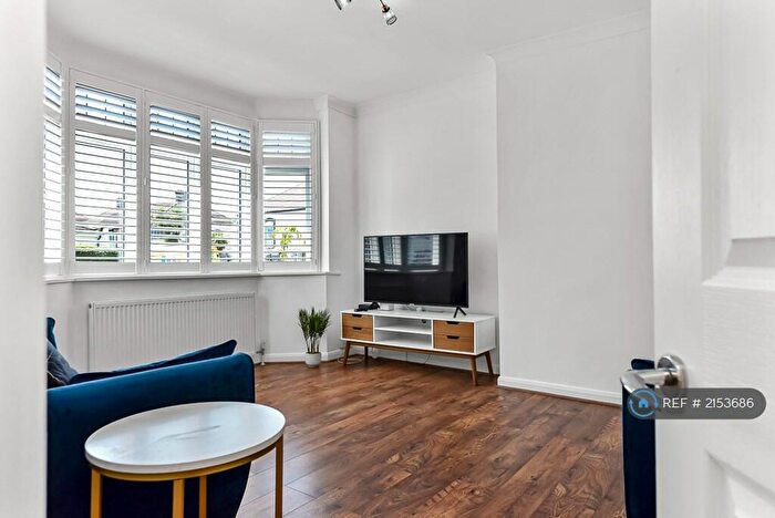 3 Bedroom Semi-Detached House To Rent In Waite Davies Road, London, SE12