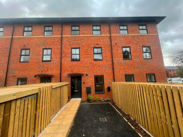 2 Bedroom Terraced House To Rent In Newbold Street, Nottingham, NG8