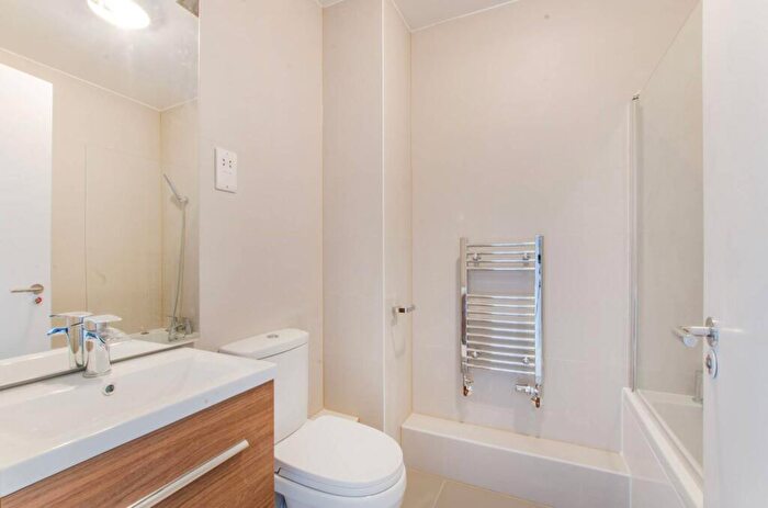 3 Bedroom Terraced House To Rent In Garford Street, Isle Of Dogs, London, E14