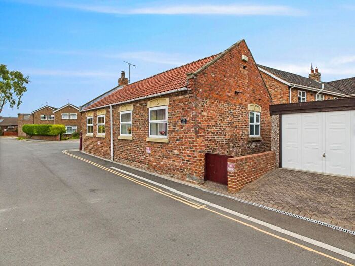 2 Bedroom Detached Bungalow For Sale In Marsh End, Howden, DN14