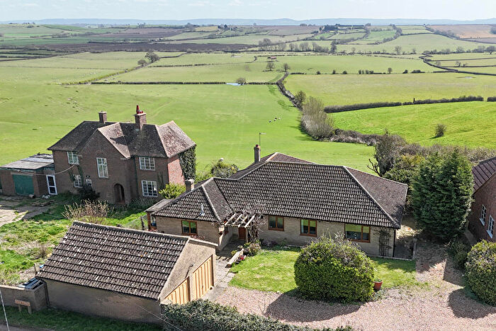 4 Bedroom Detached Bungalow For Sale In Ashendon, Buckinghamshire, HP18