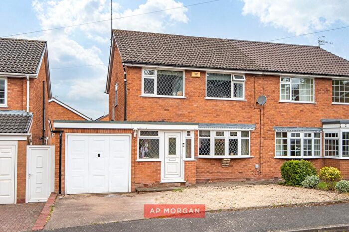 3 Bedroom Semi-Detached House For Sale In Blenheim Crescent, Bromsgrove, Worcestershire, B60