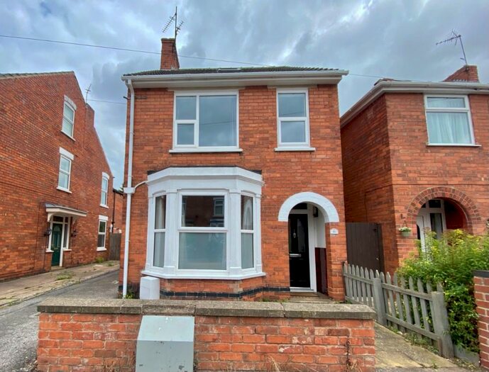 3 Bedroom Detached House To Rent In Huntingtower Road, Grantham, NG31