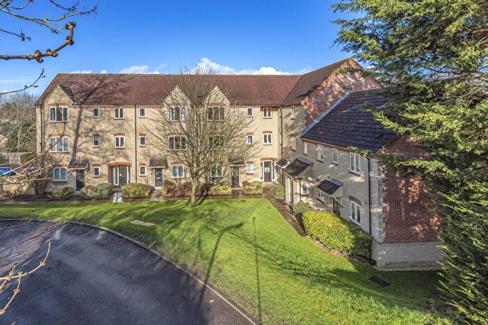 2 Bedroom Flat To Rent In Wheatley, Oxfordshire, OX33