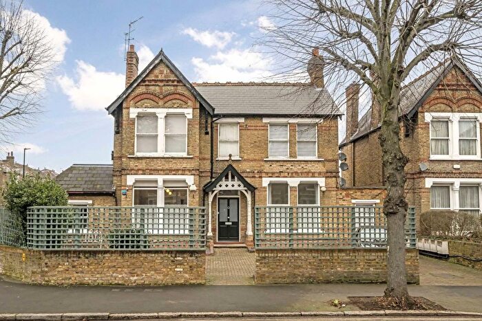 2 Bedroom Flat To Rent In Gordon Road, London, W5