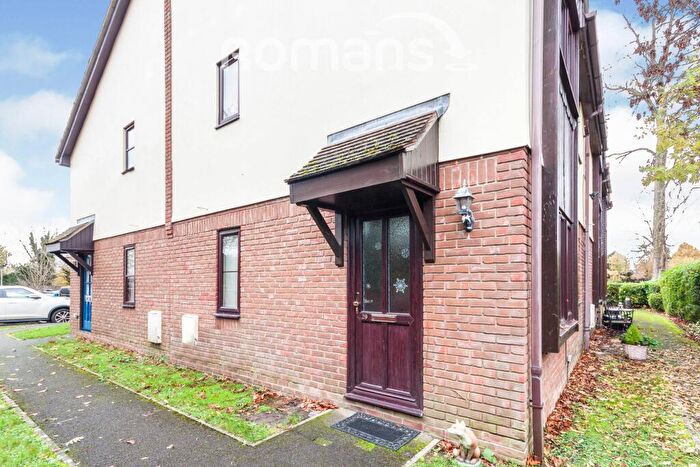2 Bedroom Terraced House To Rent In Orchard Close, Wokingham, RG40