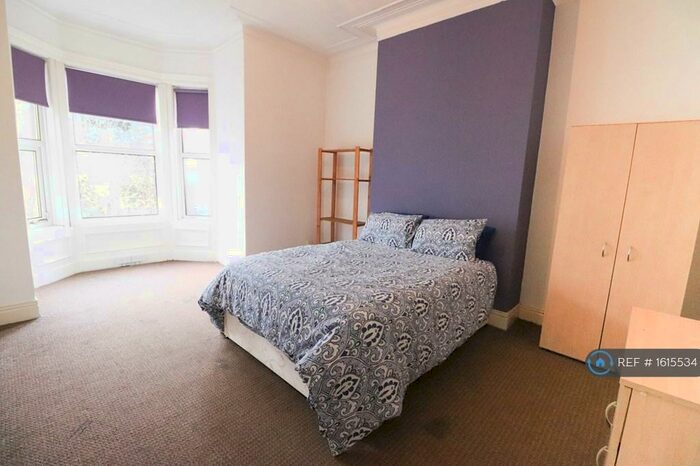 4 Bedroom Terraced House To Rent In Chillingham Road, Newcastle Upon Tyne, NE6